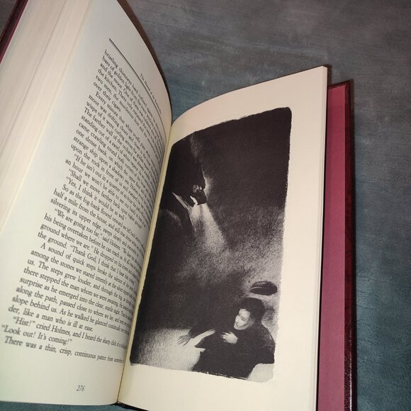 Book Deluxe Edition Sherlock Holmes A study in Scarlet Hound Baskervilles - Picture 9 of 9